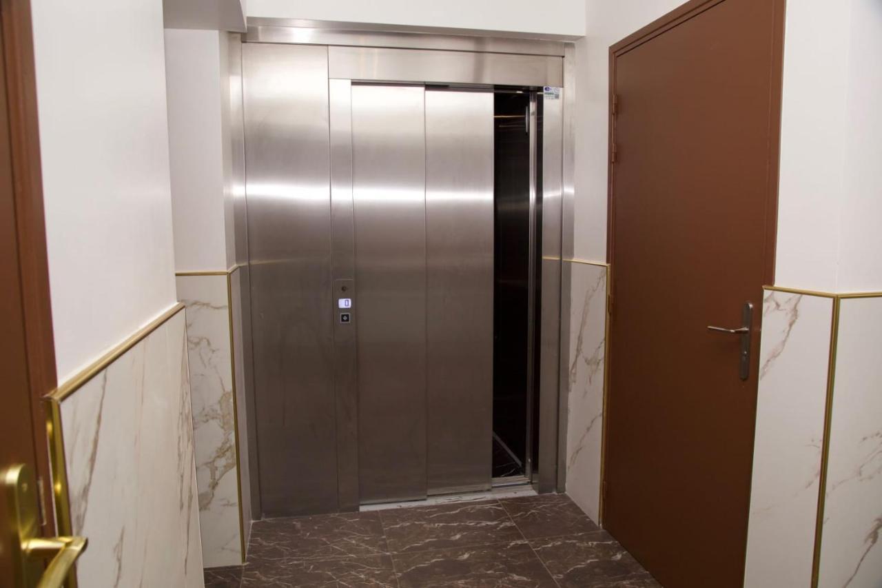 Hotel Le Privilege Ла-Курнёв Экстерьер фото