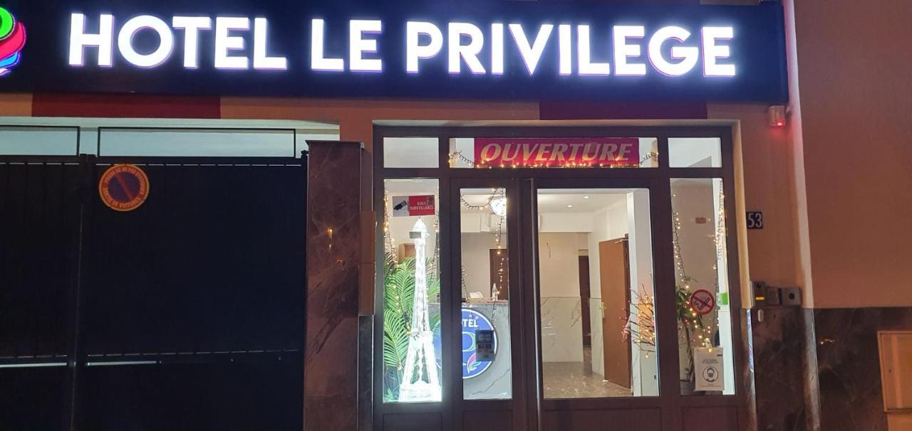 Hotel Le Privilege Ла-Курнёв Экстерьер фото